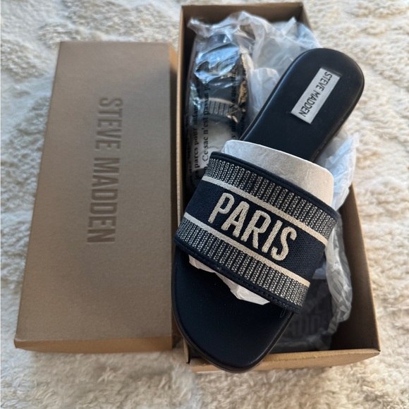 Steve Madden Knox navy multi sandals. Never worn. Original packaging. - Picture 7 of 9